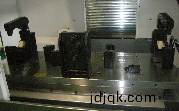 后橋加工裌(jia)具(ju)
